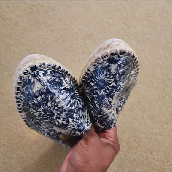 Kelsi Dagger  - Picture 5 of 9